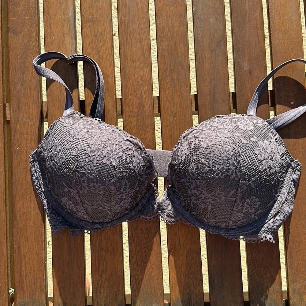 Victoria’s Secret Push Up Bra Bombshell Add 2 Cups 36C new